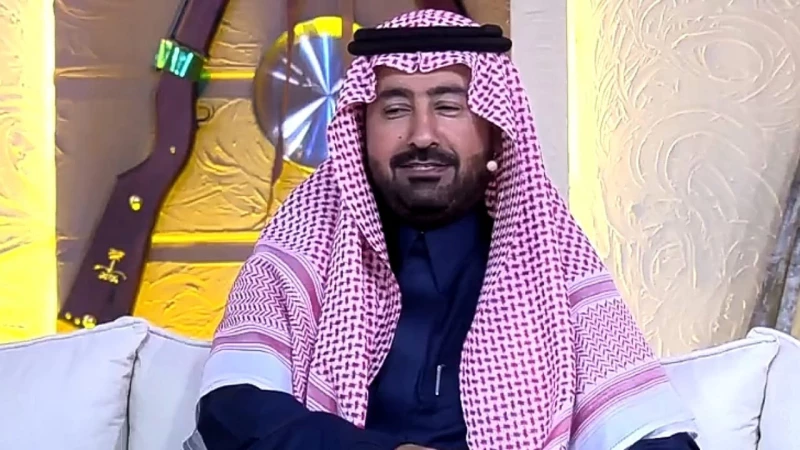 نايف الراجحي ينتقد أداء قعيد المجد بمهرجان الإبل .. فيديو